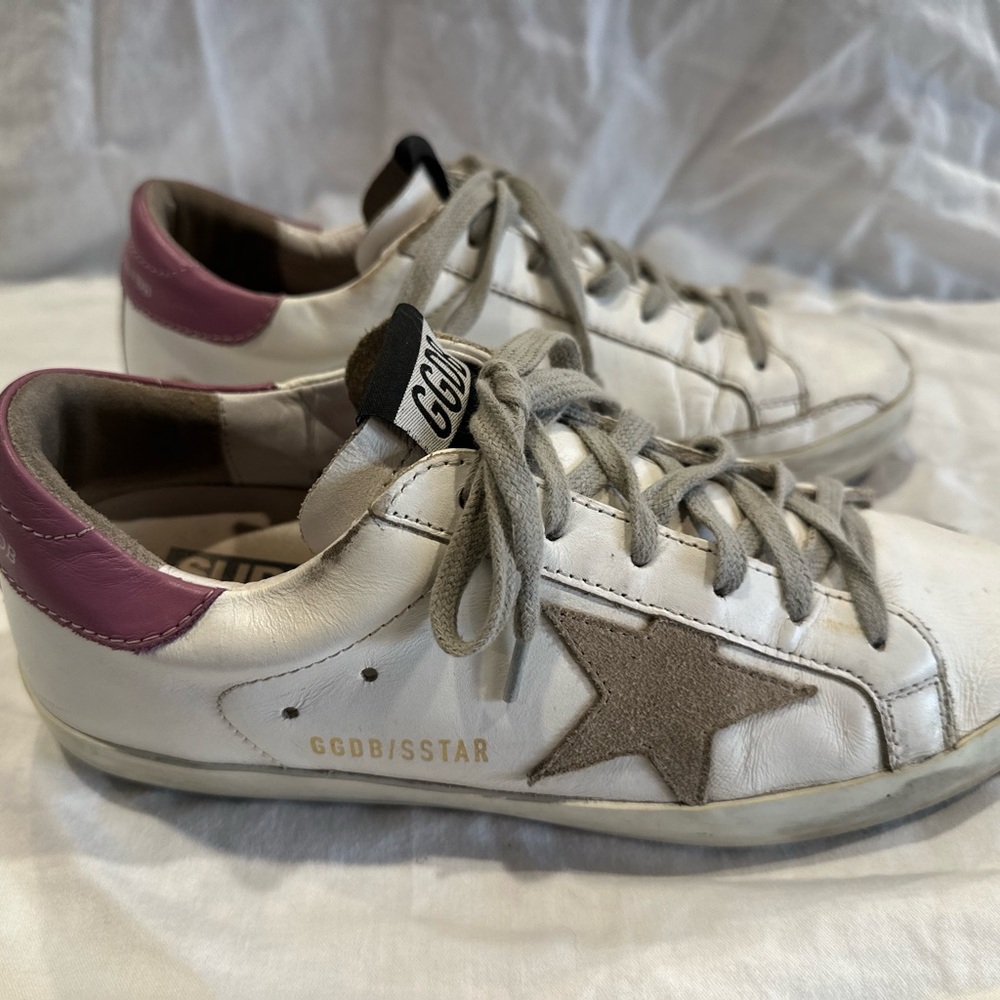 GOLDEN GOOSE Super Star Classic in White/Gray/Pink